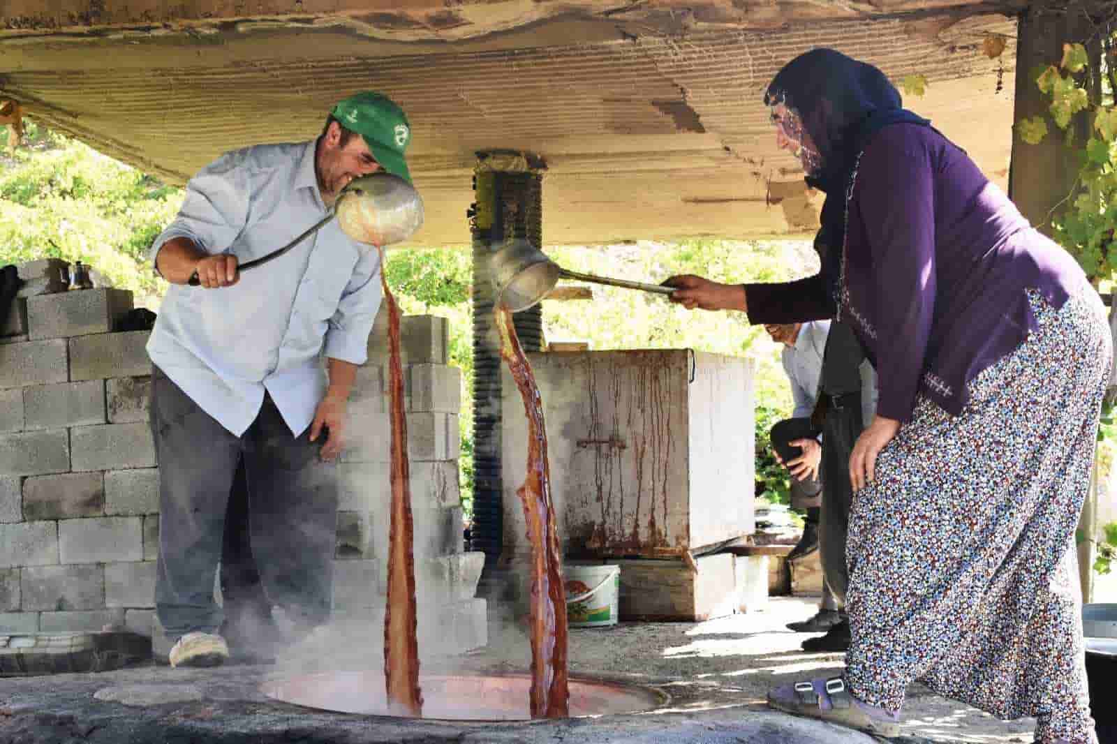 150-200 yıldır doğal yollarla yapılan üzüm pekmezine yoğun ilgi