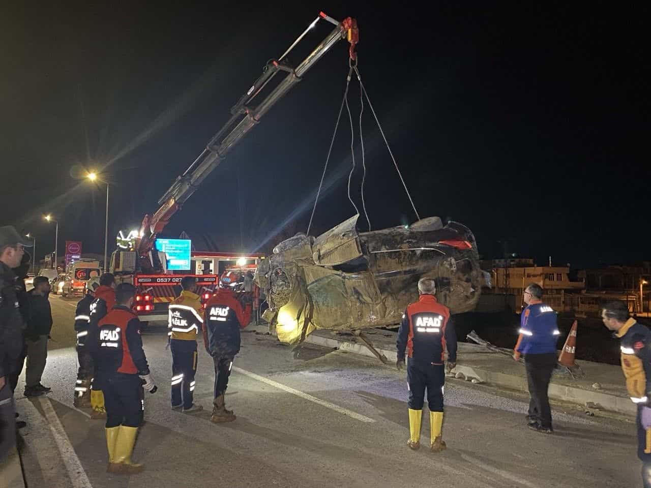 Adıyaman’daki feci kaza kamerada: 1 polis hayatını kaybetti, 1 polis yaralandı