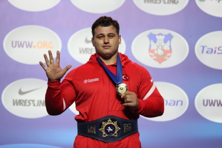 Ağır sıklette, Türkiye A Milli Güreş Takımı'ndan Dünya Şampiyonası'nda bir ilk