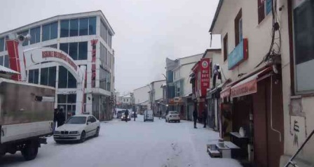 Aşkale güne karla başladı