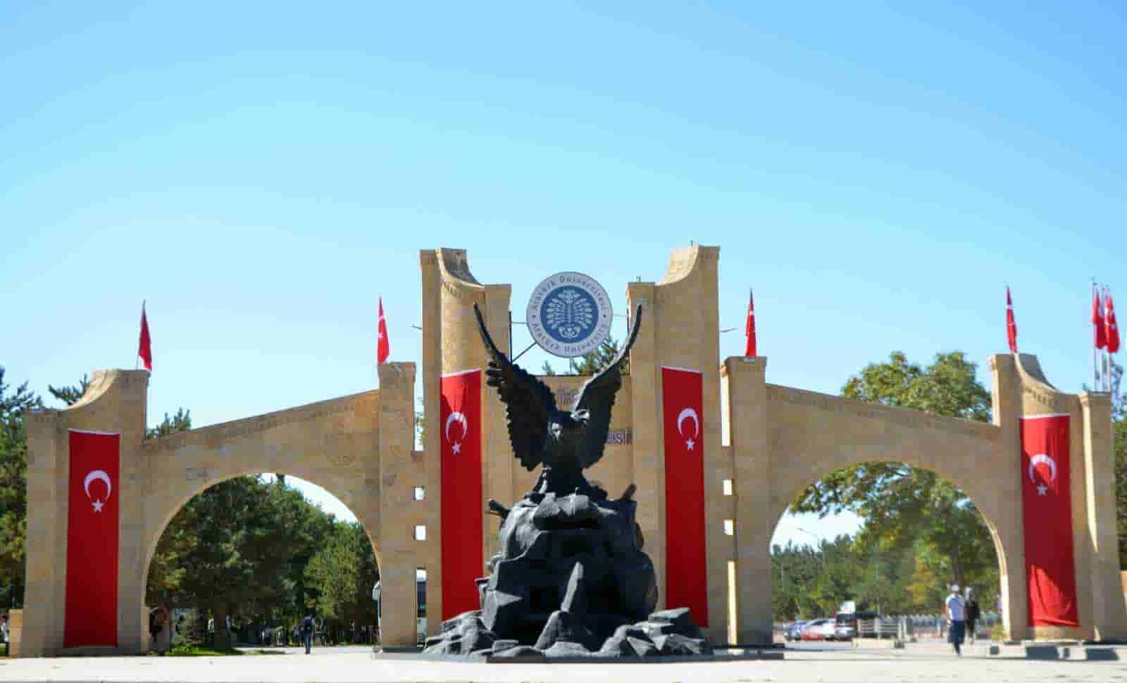 Atatürk Üniversitesi’nden 3 dilde İsrail’e kınama