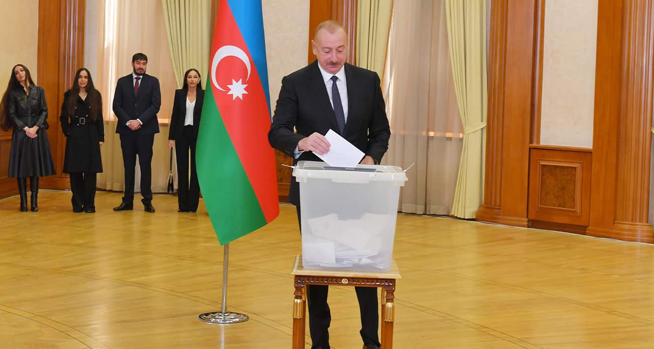 Azerbaycan 92,10’la yeniden Aliyev dedi