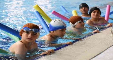 Aziziye'de çocuklar için yüzme kursları başlıyor