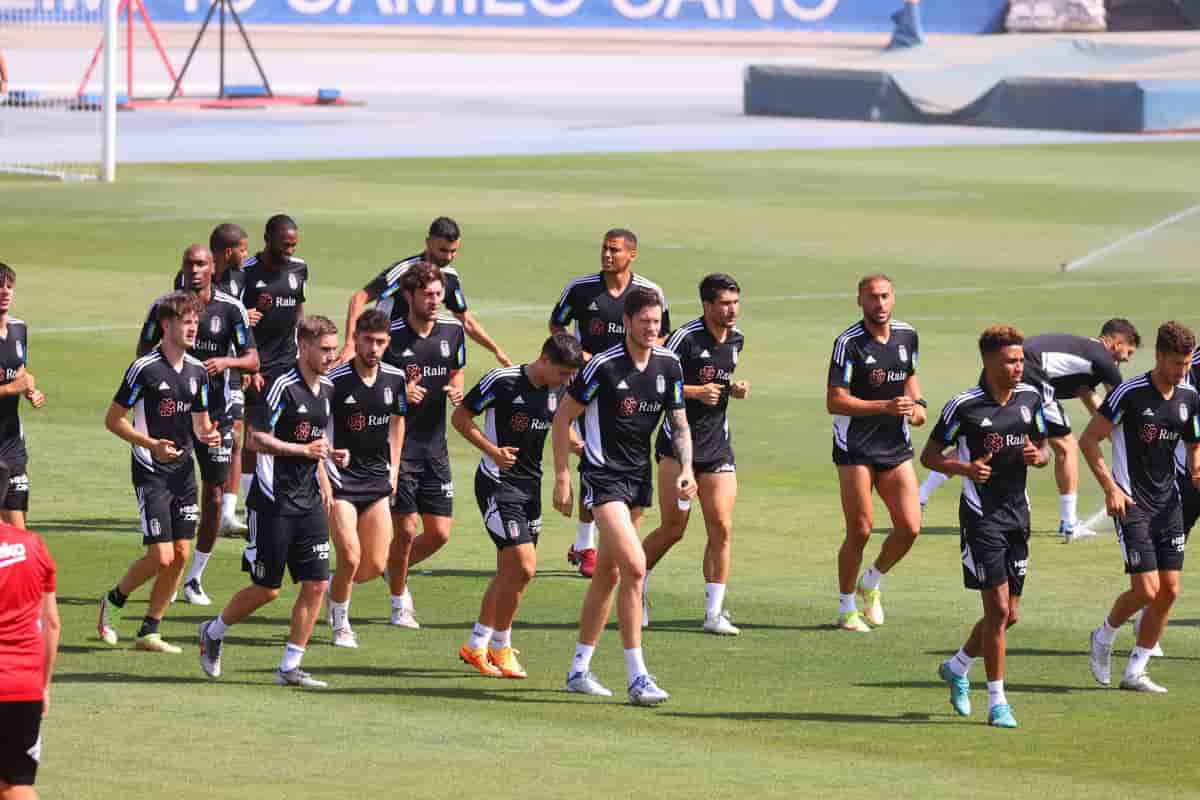 Beşiktaş, İspanya'da çalışmalarına devam ediyor