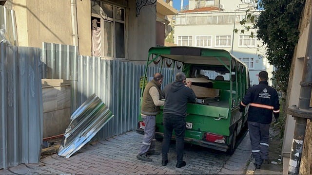 Beyoğlu’da metruk binada şüpheli ölüm: 2 gözaltı