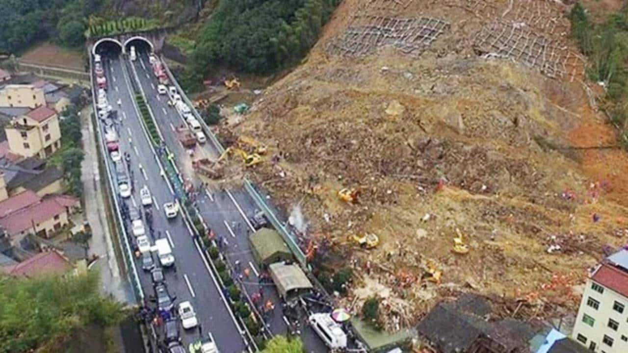 Çin’de heyelan: 47 kişi toprak altında kaldı