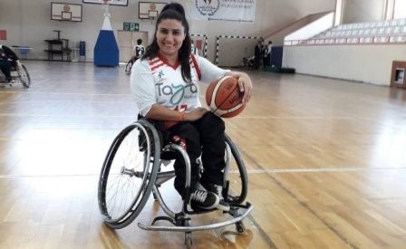 Dramdan doğan başarı engelli sporcu Elif Çelik: 'Müdür okula kabul etmemişti, şimdi Türkiye birinciliğim var'