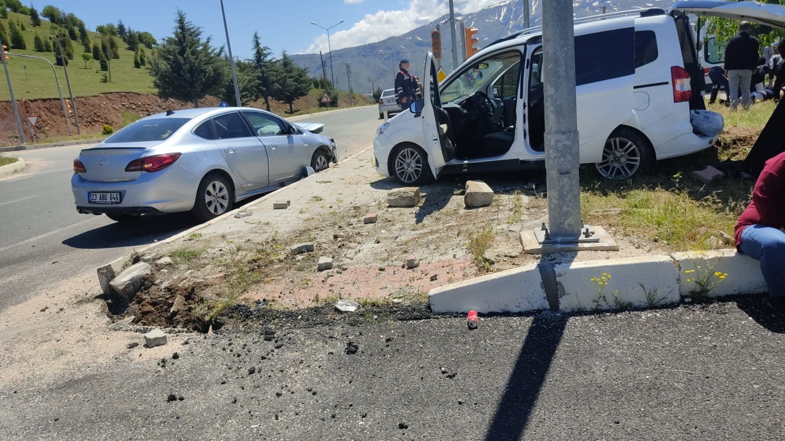  Elazığ’da trafik kazası: 5 yaralı