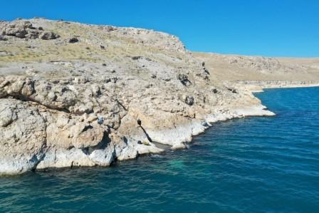  Erciş’teki 11 basamaklı Urartu limanı su altından görüntülendi