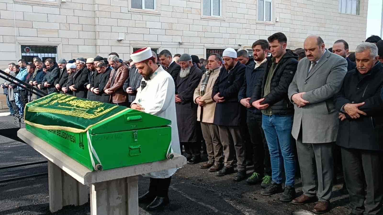 Erzurum’da çığ altında kalan operatör hayatını kaybetti