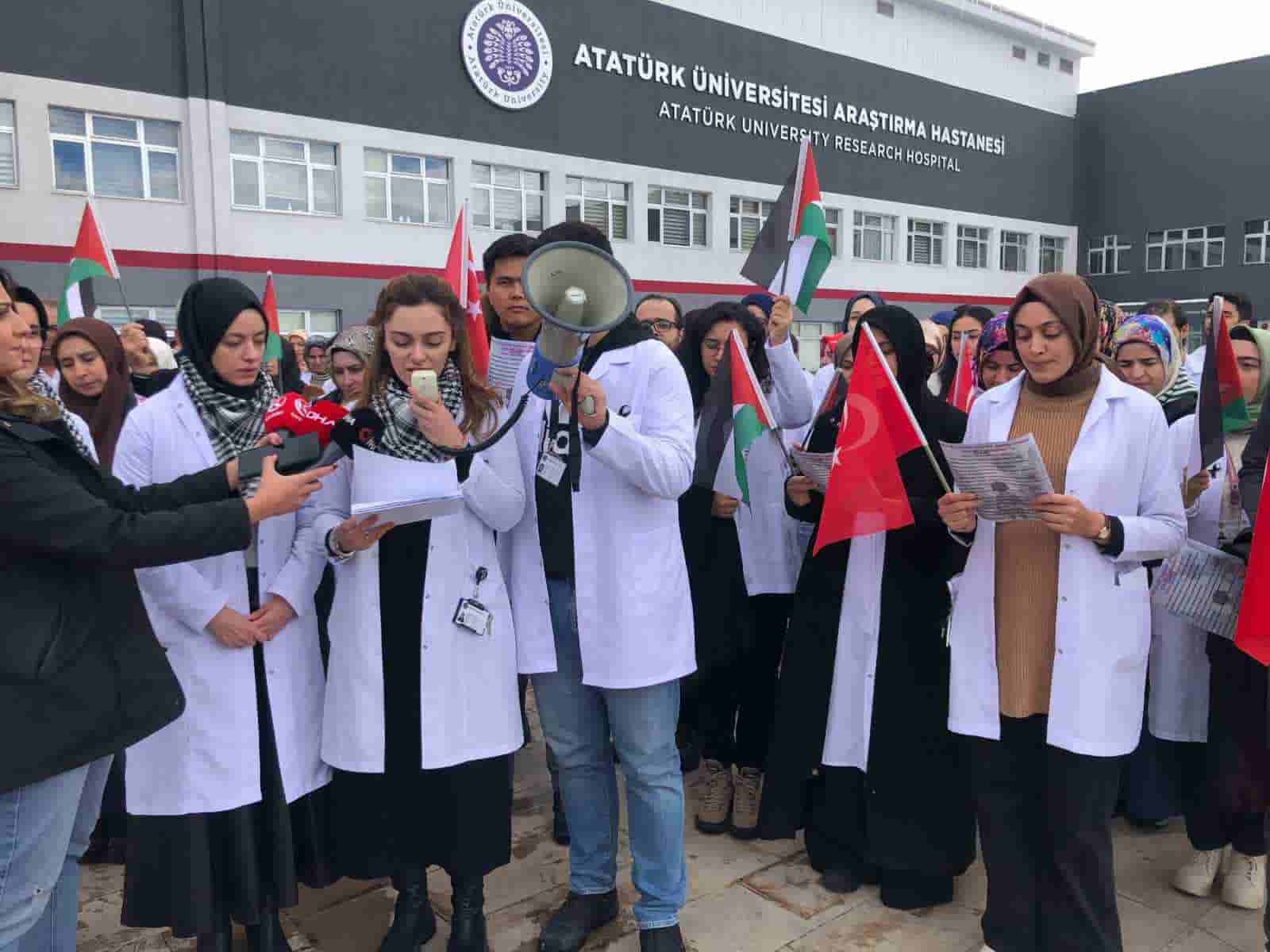 Erzurum’da doktorlar Gazzeli meslektaşlarını unutmadı