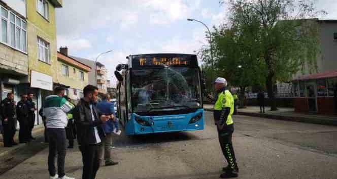 Erzurum'da iki otobüs çarpıştı: 12 yaralı