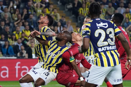 Fenerbahçe finalde