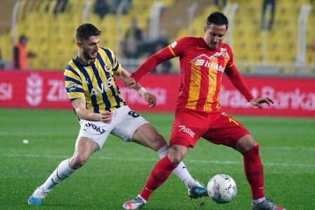 Fenerbahçe hata yapmadı! Dört golle yarı finaldeler