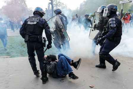 Fransa'daki olaylı 1 Mayıs gösterilerinde gözaltı sayısı 291'e yükseldi