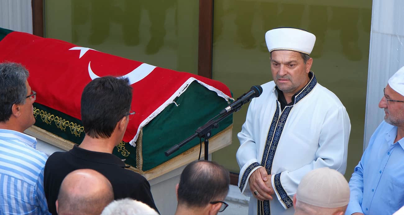 İmam babanın en acı görevi