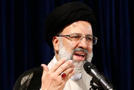 İran Cumhurbaşkanı Reisi: 'Hakkımız olan nükleer enerjiden vazgeçmeyeceğiz'