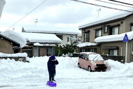 Japonya'da etkili olan şiddetli kar yağışında bilanço ağırlaşıyor: 17 ölü, 90 yaralı