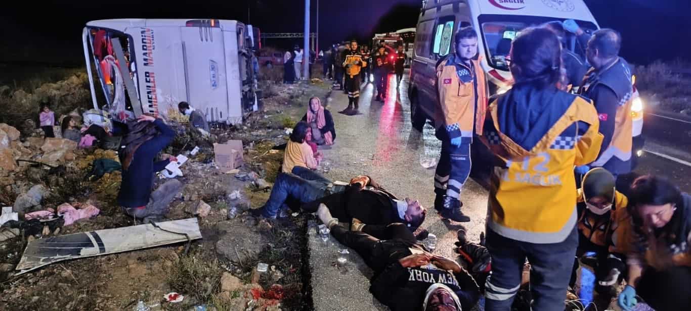 Mersin’de yolcu otobüsü devrildi: 9 ölü, 30 yaralı