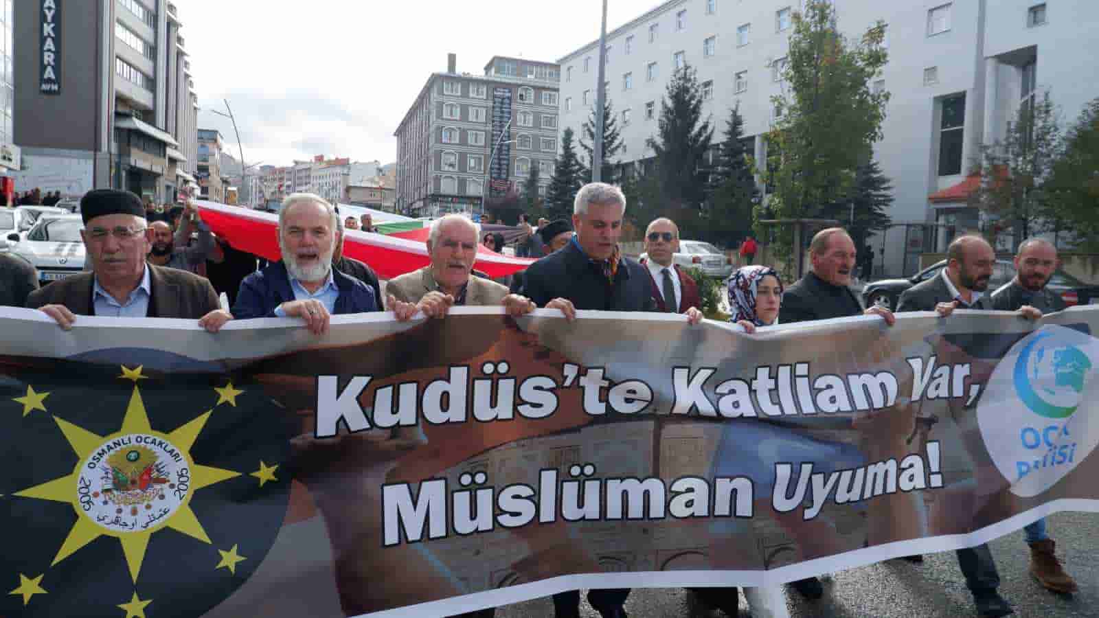 Osmanlı Ocakları Erzurum’da dünya Müslümanları için yürüdü