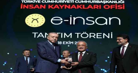 Rektör Çomaklı'ya Cumhurbaşkanı Erdoğan'dan bir haftada ikinci ödül
