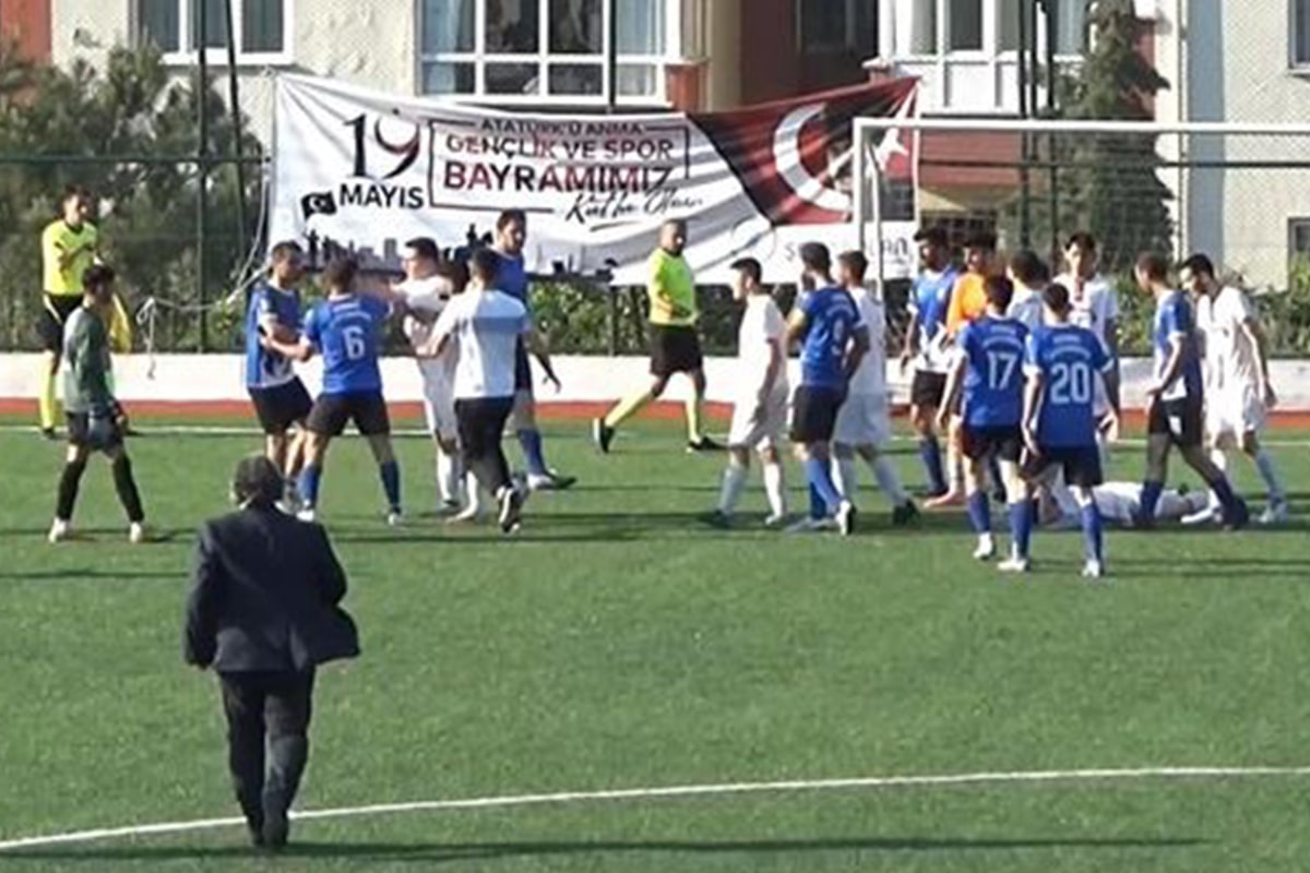 Saha bir anda ringe dönüştü
