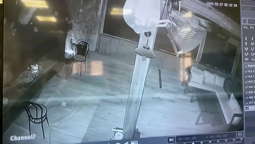 Sahurda yapılan mangalın ateşi oteli yakmış