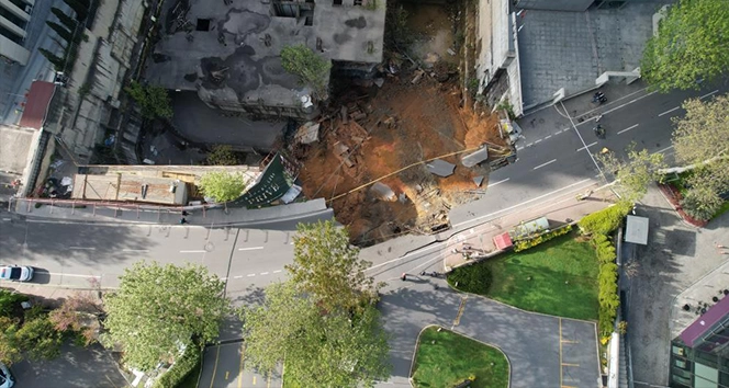 Sarıyer’de yol çöktü: Doğalgaz sıkıştı, patlama oldu