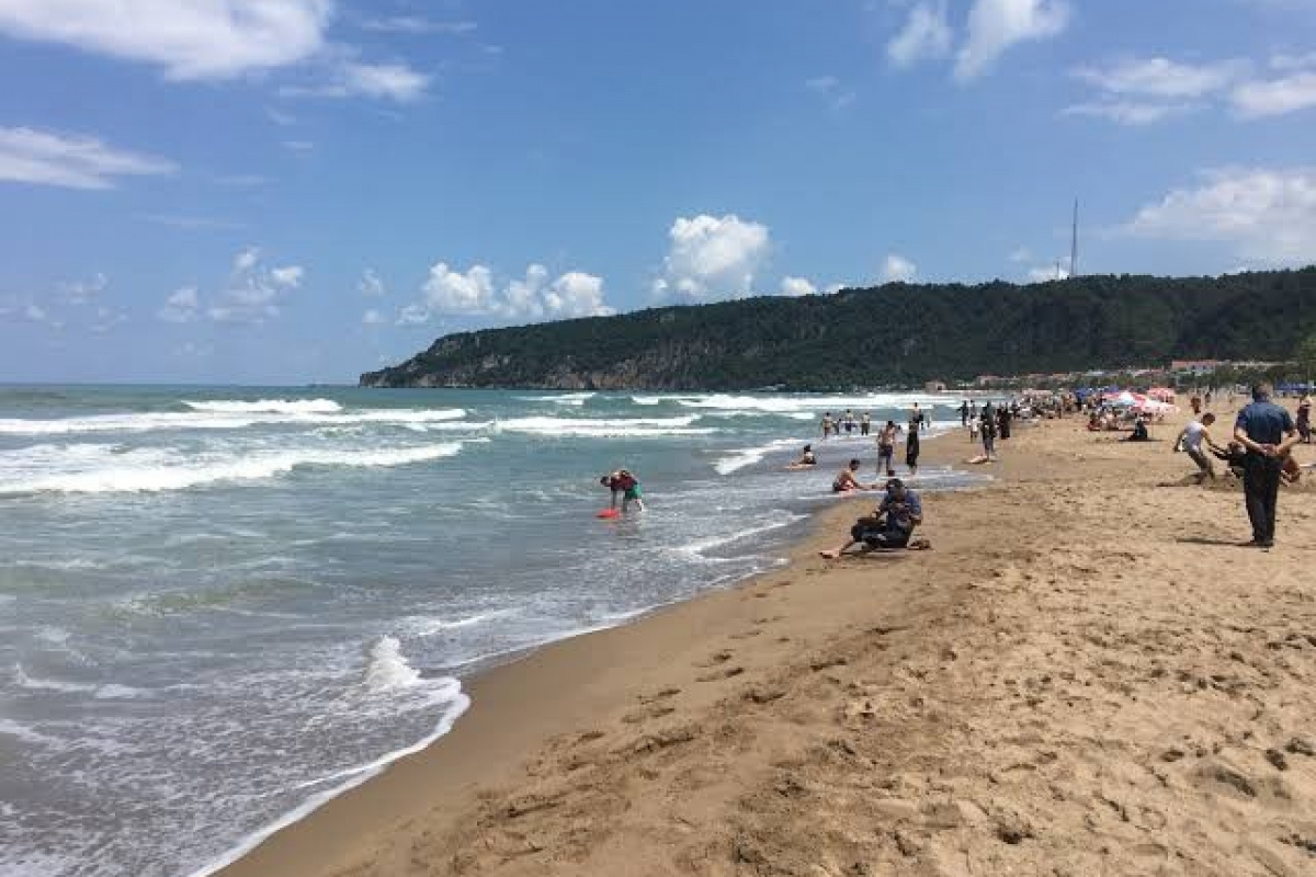 Sel felaketinin yaşandığı Bartın'da 3 plajda denize girmek yasaklandı