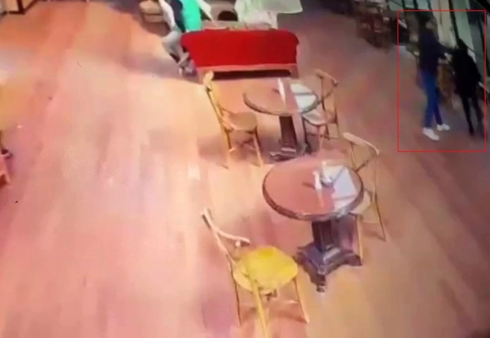 Sosyal medya fenomeni Danla Biliç’i eski sevgilisinin darp ettiği anlar kamerada