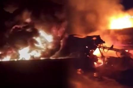Suriye'de 2 akaryakıt tankı çarpıştı: 1 ölü, 3 yaralı