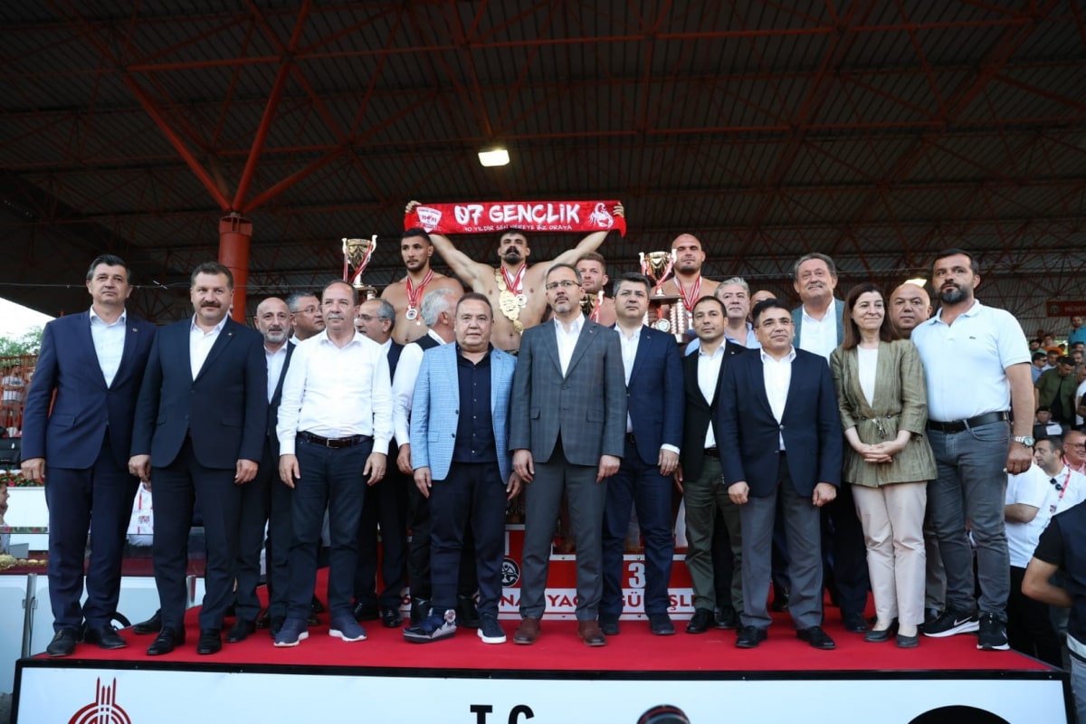 Tarihi Kırkpınar Yağlı Güreşleri'ne Antalya damgası