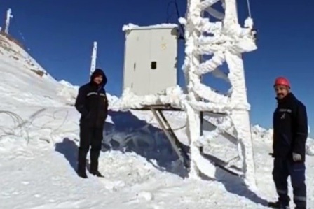 Yüksekova'da Sibirya soğuklarını aratmayan görüntü